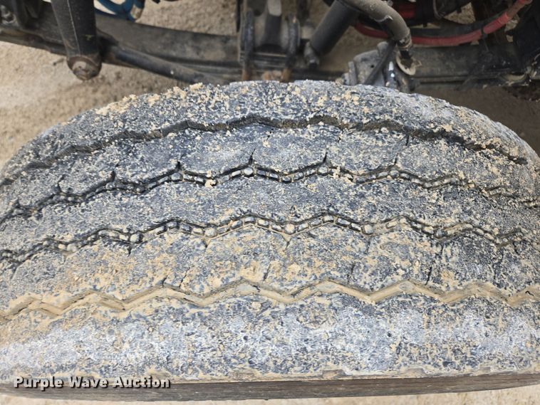 image for item DW1872 2019 Peterbilt 348 hydrovac truck