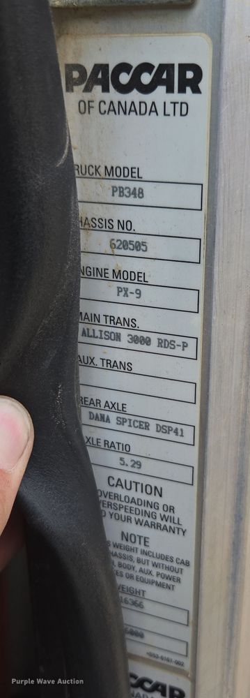 image for item DW1872 2019 Peterbilt 348 hydrovac truck