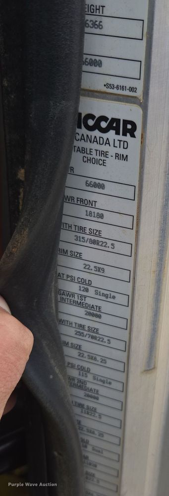 image for item DW1872 2019 Peterbilt 348 hydrovac truck