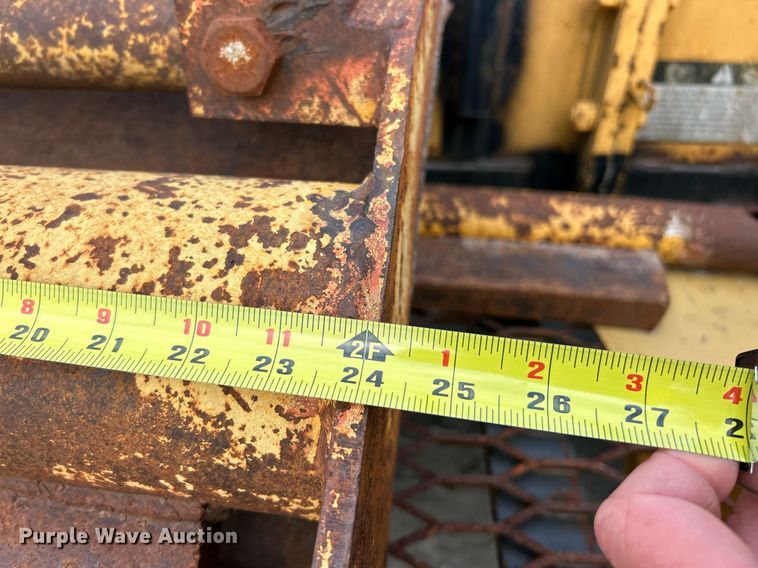 image for item DW1873 1991 Blaw-Knox RW-100A road widener