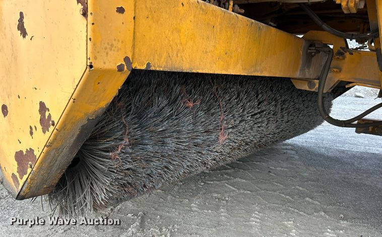 image for item DW1873 1991 Blaw-Knox RW-100A road widener