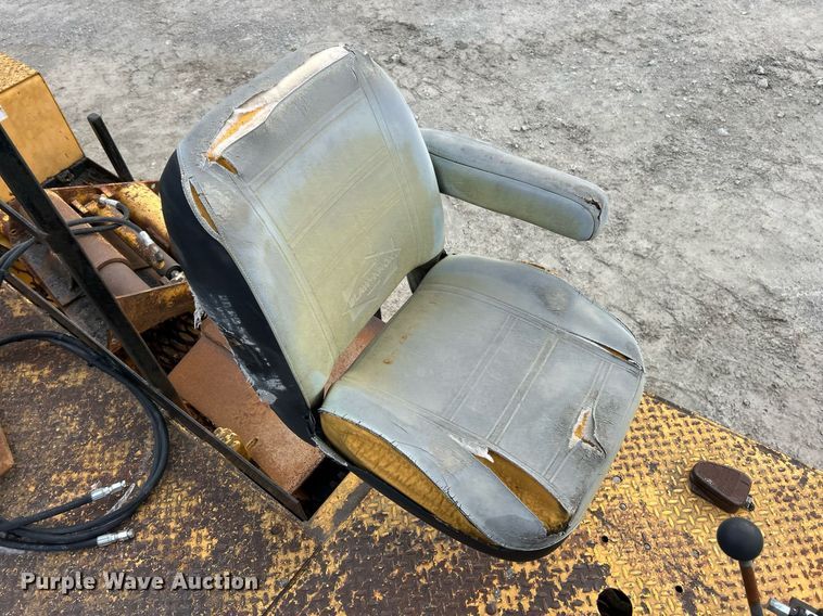 image for item DW1873 1991 Blaw-Knox RW-100A road widener