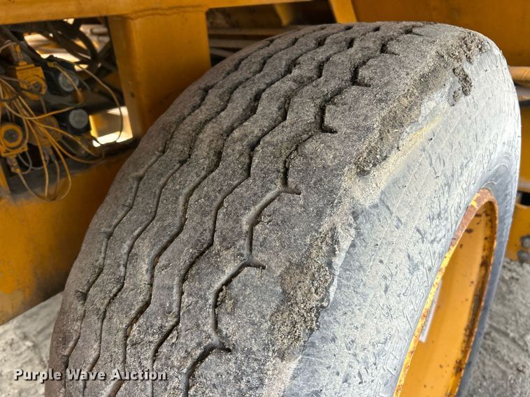 image for item DW1873 1991 Blaw-Knox RW-100A road widener