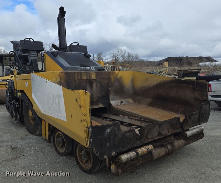 image for item DW1874 2012 Caterpillar AP-600D paver