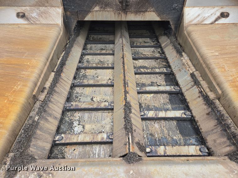 image for item DW1874 2012 Caterpillar AP-600D paver