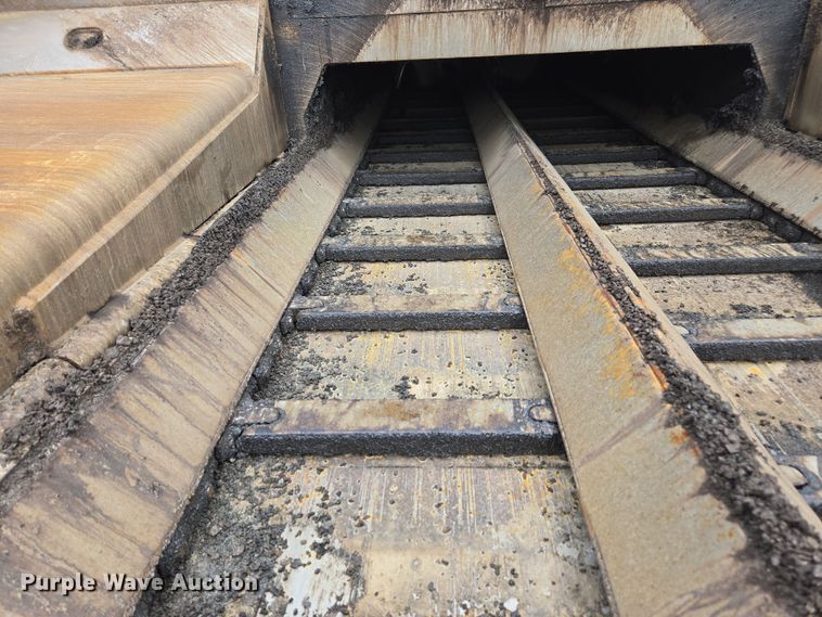 image for item DW1874 2012 Caterpillar AP-600D paver