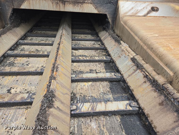 image for item DW1874 2012 Caterpillar AP-600D paver