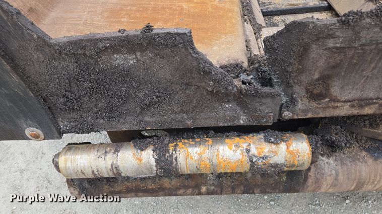 image for item DW1874 2012 Caterpillar AP-600D paver