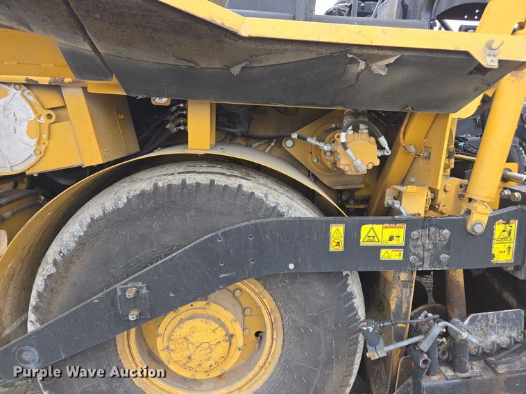 image for item DW1874 2012 Caterpillar AP-600D paver