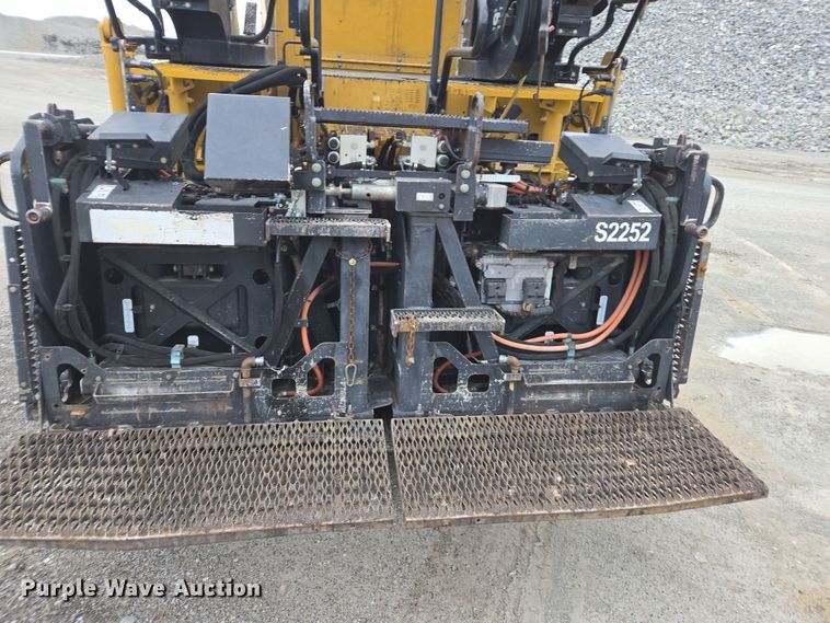 image for item DW1874 2012 Caterpillar AP-600D paver