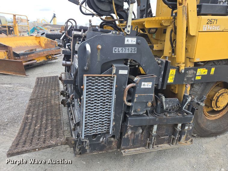 image for item DW1874 2012 Caterpillar AP-600D paver