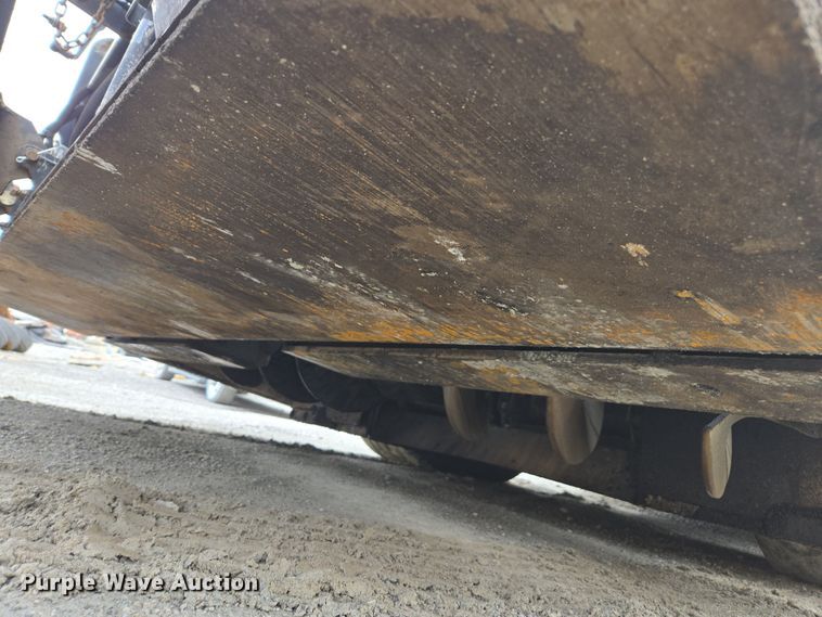 image for item DW1874 2012 Caterpillar AP-600D paver