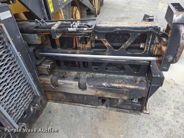 image for item DW1874 2012 Caterpillar AP-600D paver