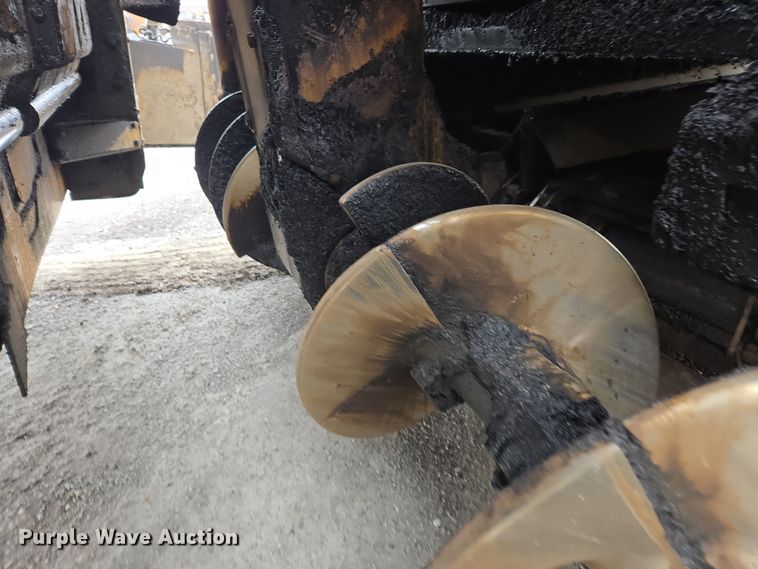 image for item DW1874 2012 Caterpillar AP-600D paver