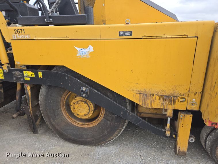 image for item DW1874 2012 Caterpillar AP-600D paver