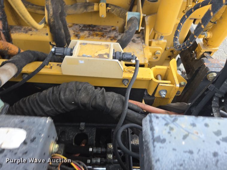 image for item DW1874 2012 Caterpillar AP-600D paver