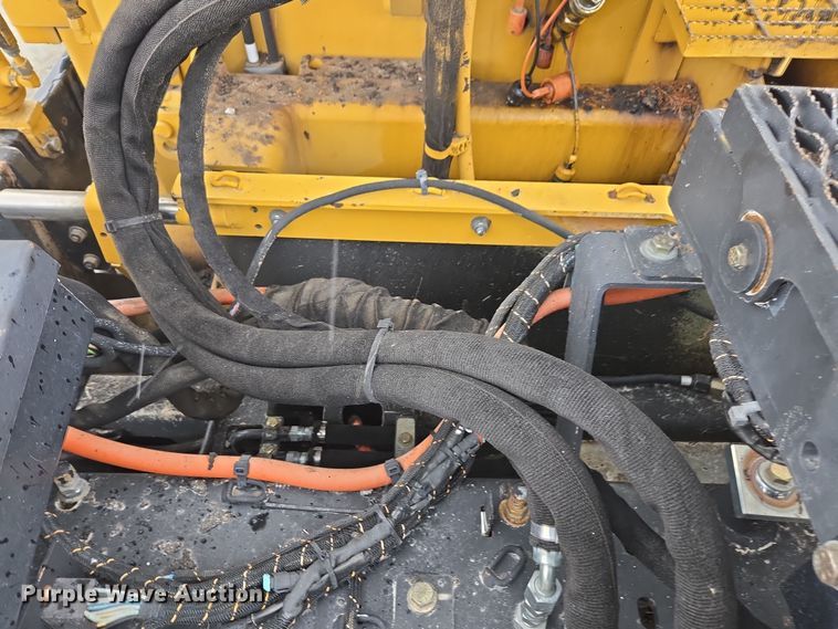 image for item DW1874 2012 Caterpillar AP-600D paver