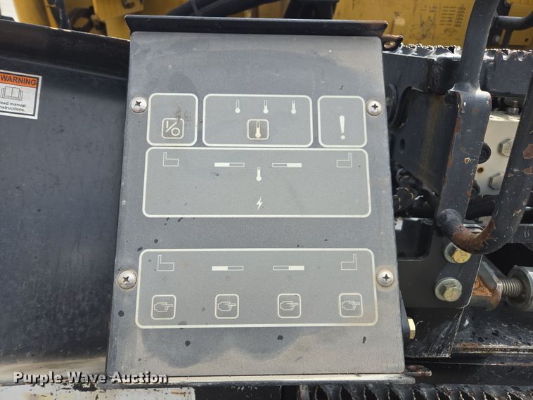 image for item DW1874 2012 Caterpillar AP-600D paver