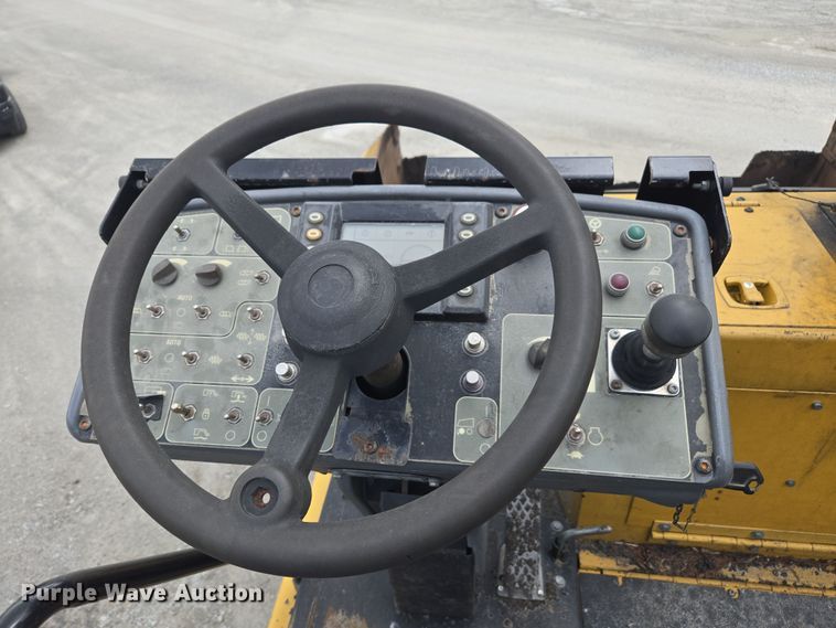 image for item DW1874 2012 Caterpillar AP-600D paver