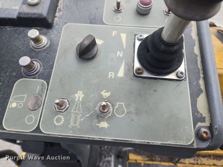 image for item DW1874 2012 Caterpillar AP-600D paver