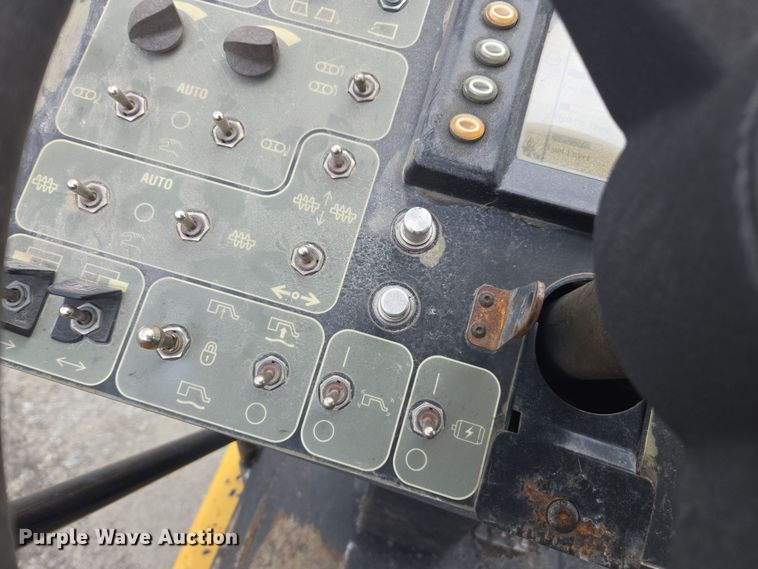 image for item DW1874 2012 Caterpillar AP-600D paver