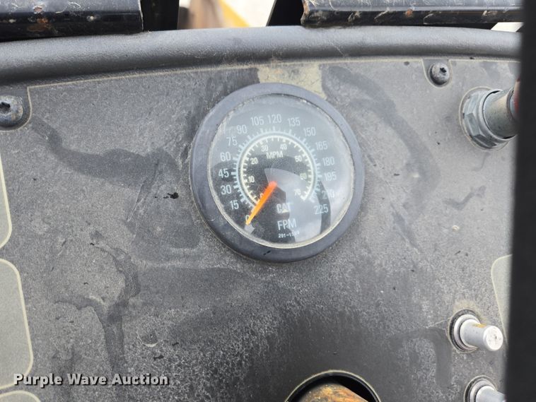 image for item DW1874 2012 Caterpillar AP-600D paver