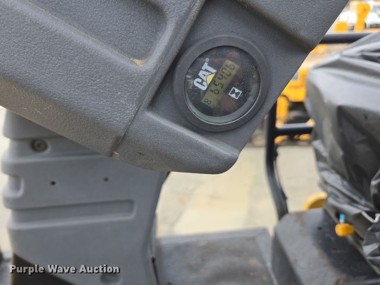 image for item DW1874 2012 Caterpillar AP-600D paver