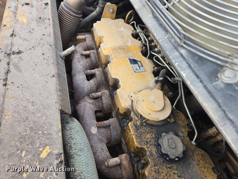 image for item DW1874 2012 Caterpillar AP-600D paver