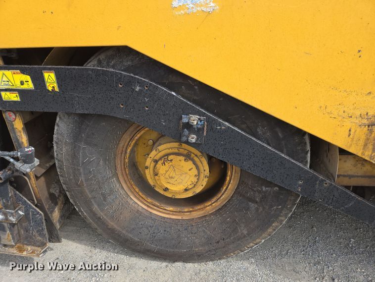 image for item DW1874 2012 Caterpillar AP-600D paver