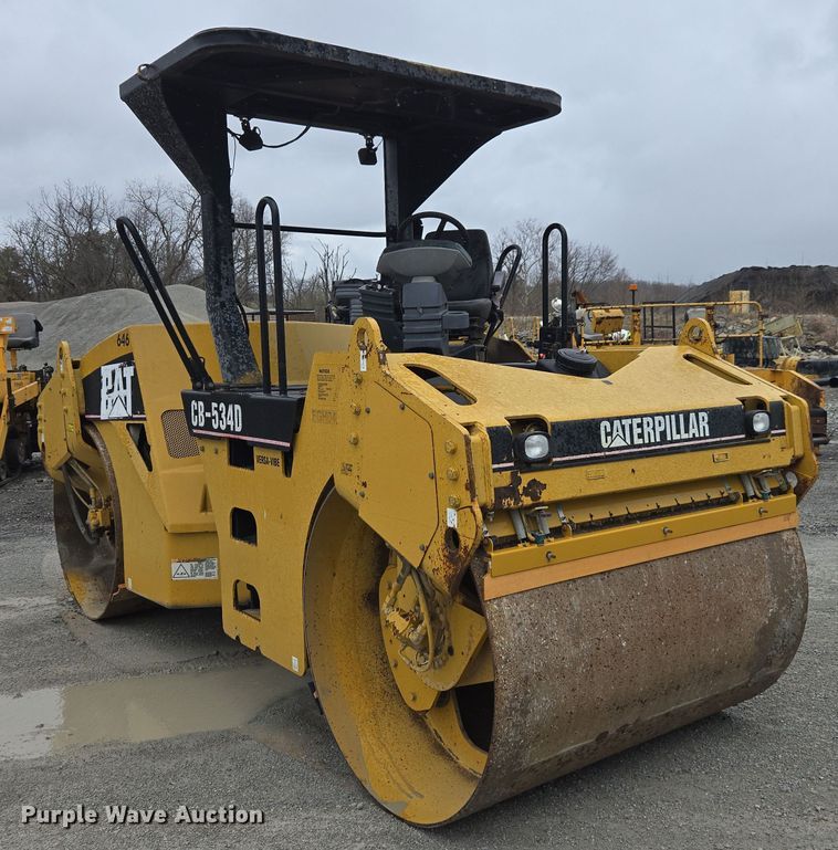 image for item DW1875 2005 Caterpillar CB-534D double drum vibratory roller