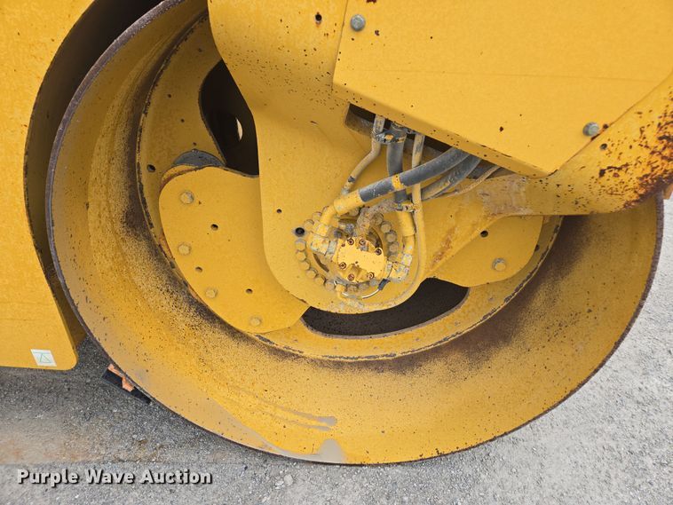 image for item DW1875 2005 Caterpillar CB-534D double drum vibratory roller