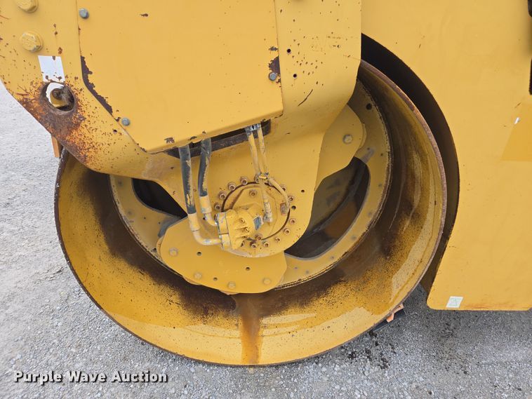 image for item DW1875 2005 Caterpillar CB-534D double drum vibratory roller