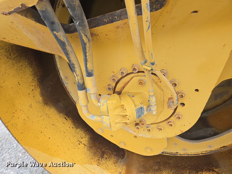 image for item DW1875 2005 Caterpillar CB-534D double drum vibratory roller