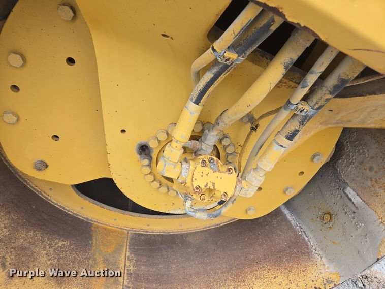 image for item DW1875 2005 Caterpillar CB-534D double drum vibratory roller