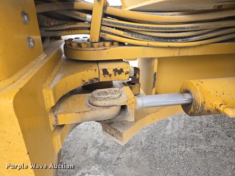 image for item DW1875 2005 Caterpillar CB-534D double drum vibratory roller