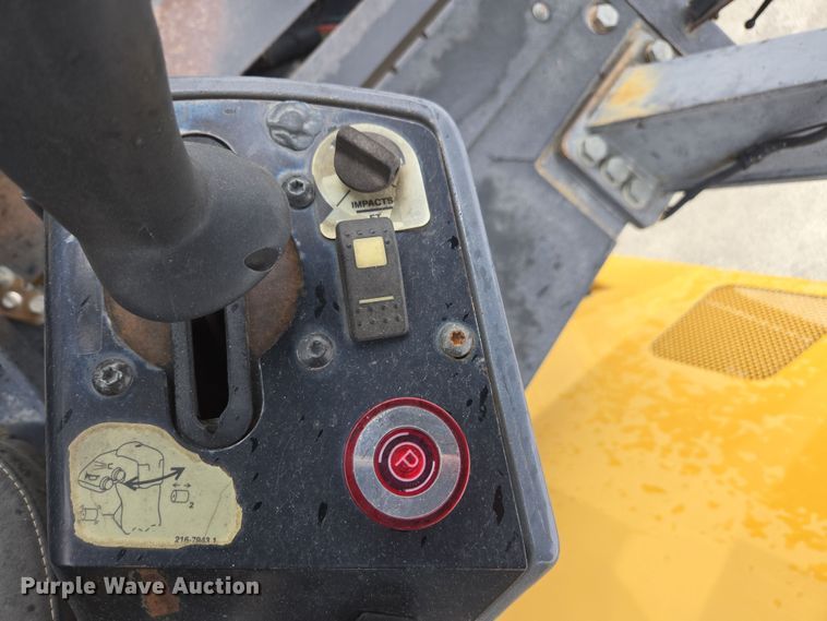 image for item DW1875 2005 Caterpillar CB-534D double drum vibratory roller