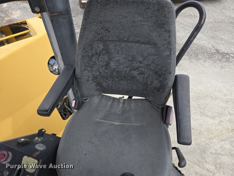 image for item DW1875 2005 Caterpillar CB-534D double drum vibratory roller