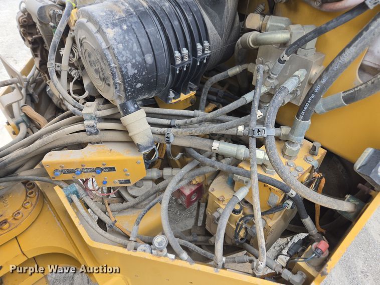 image for item DW1875 2005 Caterpillar CB-534D double drum vibratory roller