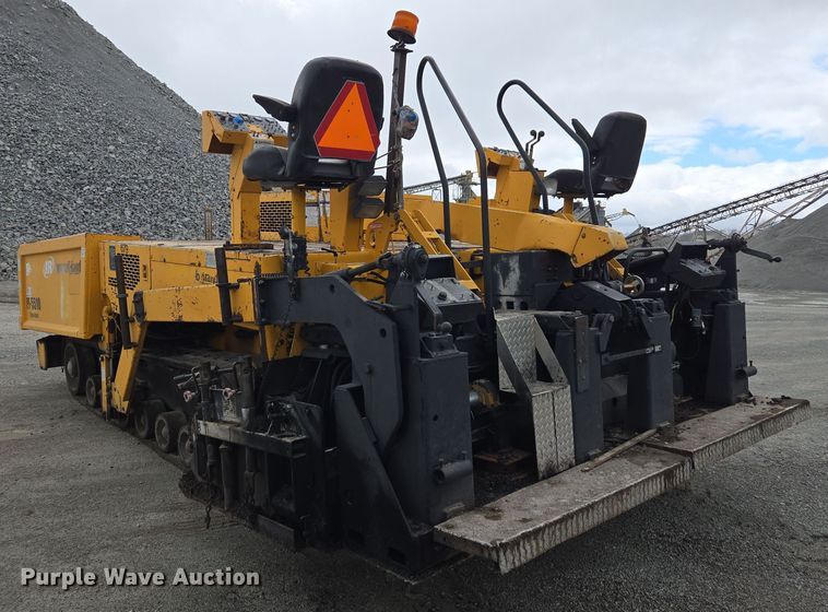 image for item DW1876 2000 Blaw-Knox PF-5510 paver