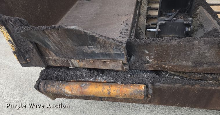 image for item DW1876 2000 Blaw-Knox PF-5510 paver