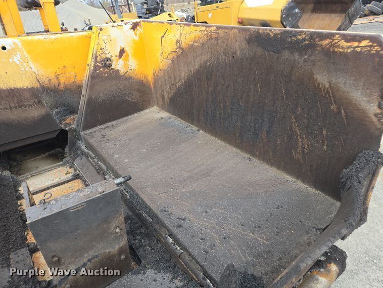 image for item DW1876 2000 Blaw-Knox PF-5510 paver