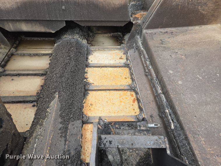 image for item DW1876 2000 Blaw-Knox PF-5510 paver