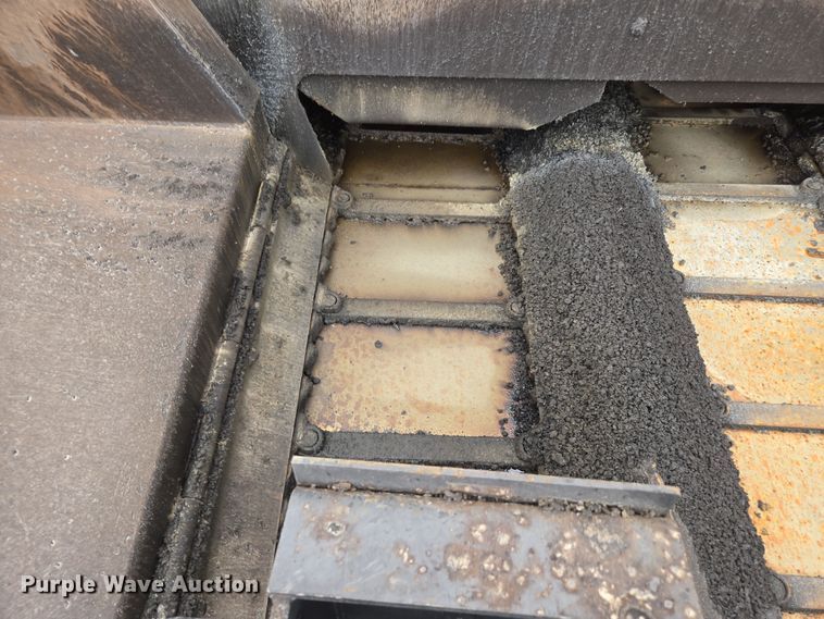 image for item DW1876 2000 Blaw-Knox PF-5510 paver