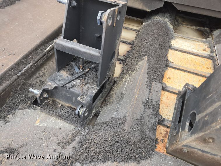 image for item DW1876 2000 Blaw-Knox PF-5510 paver