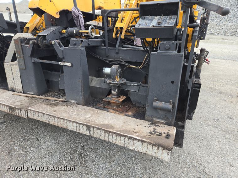 image for item DW1876 2000 Blaw-Knox PF-5510 paver