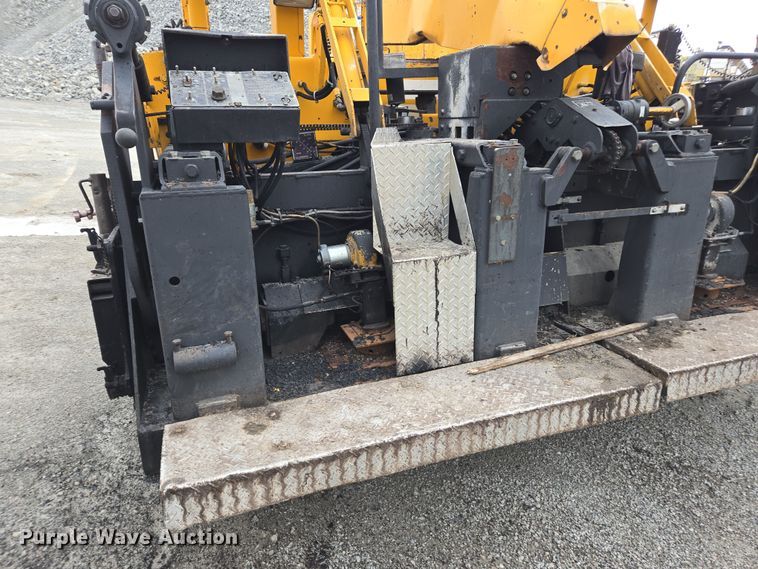 image for item DW1876 2000 Blaw-Knox PF-5510 paver