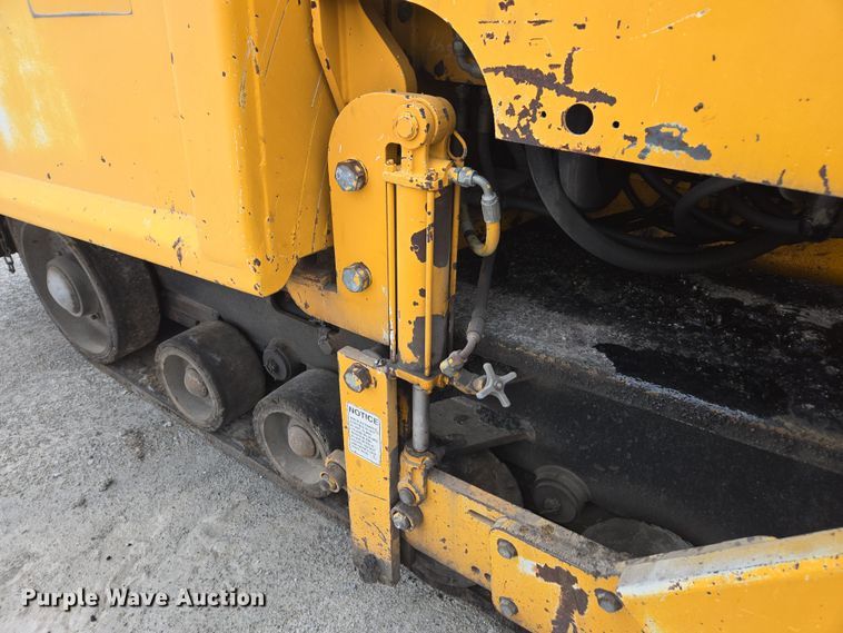 image for item DW1876 2000 Blaw-Knox PF-5510 paver