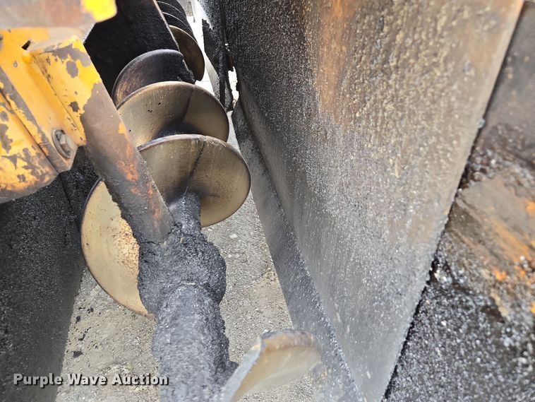 image for item DW1876 2000 Blaw-Knox PF-5510 paver