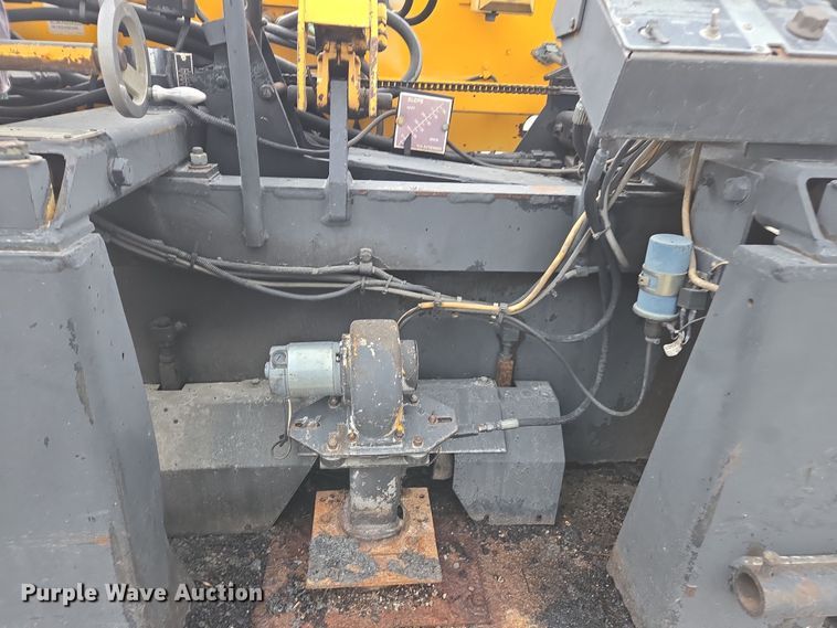 image for item DW1876 2000 Blaw-Knox PF-5510 paver