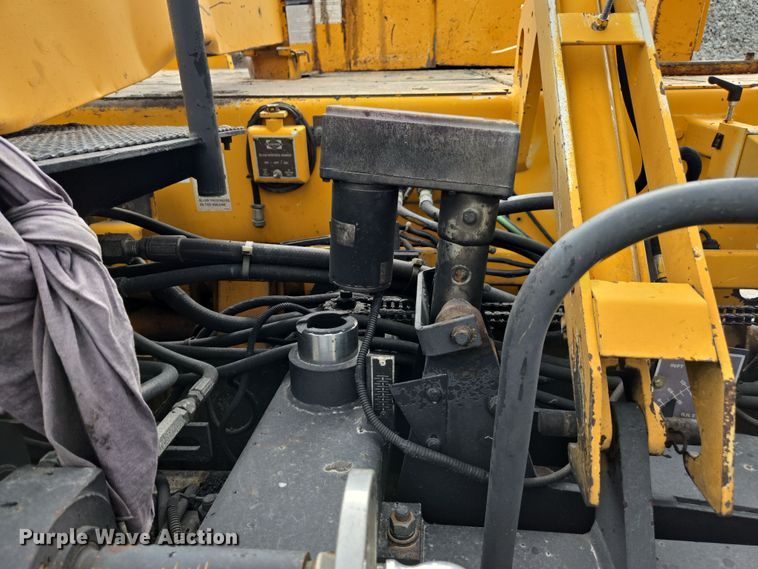 image for item DW1876 2000 Blaw-Knox PF-5510 paver